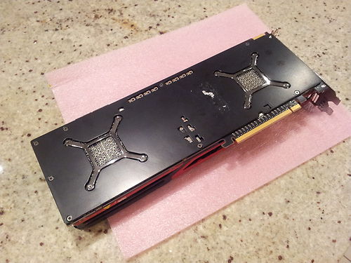 AMD Radeon HD 7990 Malta 04